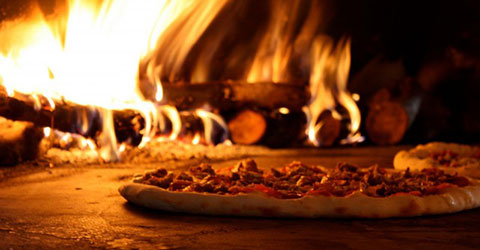 pizza-nel-forno-a-legna pizza-nel-forno-a-legna